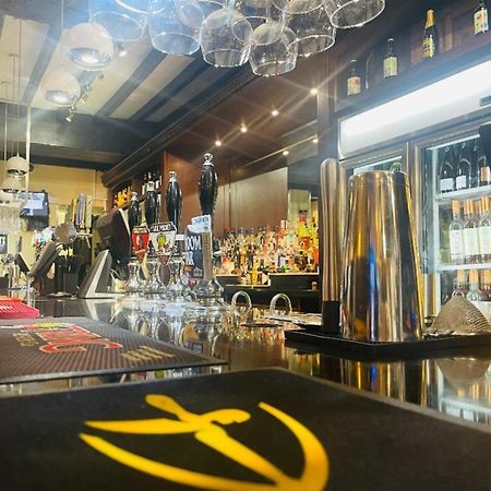 The Bell Hotel Aylesbury Эйлсбери Экстерьер фото