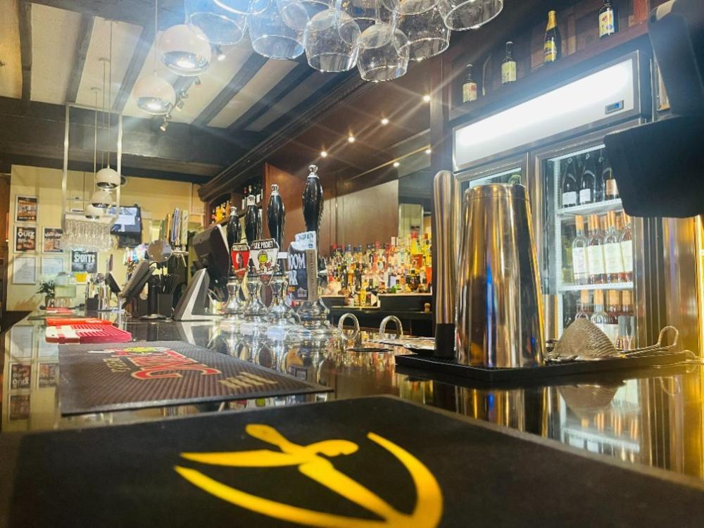 The Bell Hotel Aylesbury Эйлсбери Экстерьер фото